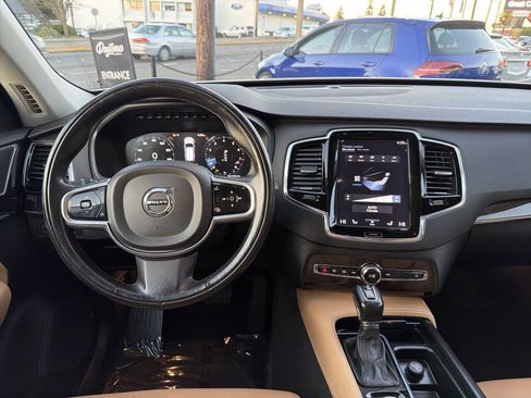 Used 2016 Volvo XC90 T6 Momentum image 22