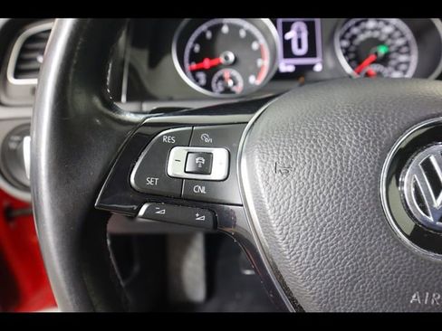 Used 2018 Volkswagen Golf SEL image 25