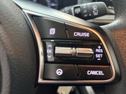 Used 2023 Kia Seltos LX image 23