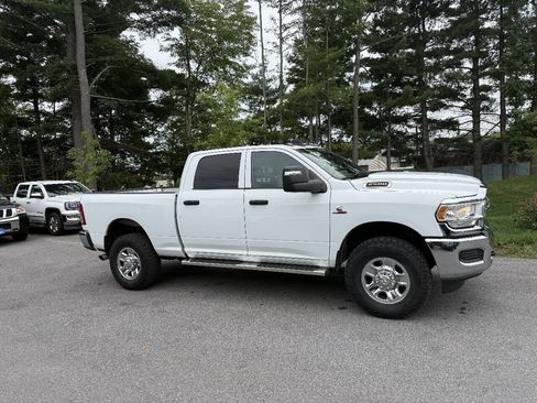 Used 2023 RAM 2500 Tradesman w/ Chrome Appearance Group AWD/4WD image 4