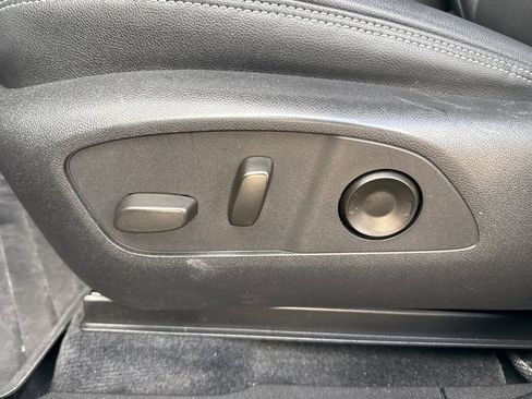 Used 2024 Chevrolet Blazer EV LT AWD/4WD image 19