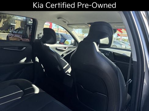 Certified 2025 Kia Niro LX image 4