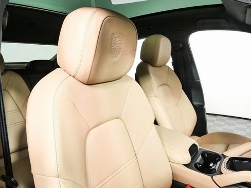New 2026 Porsche Cayenne Coupe AWD/4WD image 25