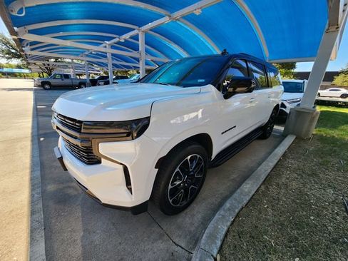Used 2023 Chevrolet Suburban RST w/ Luxury Package RWD image 3