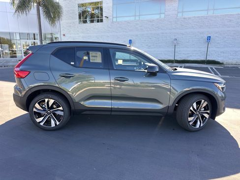 New 2026 Volvo XC40 B5 Ultra w/ Climate Package image 3