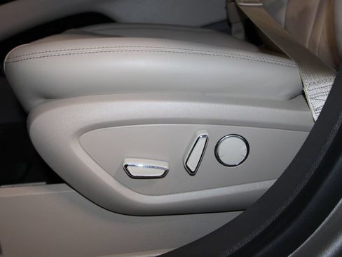 Used 2021 Lincoln Nautilus Reserve w/ Equipment Group 202A AWD/4WD image 9