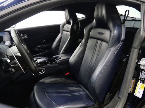 Used 2020 Aston Martin V8 Vantage Coupe image 21