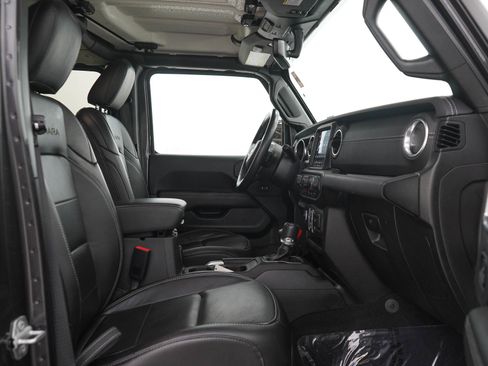 Used 2020 Jeep Wrangler Unlimited Sahara AWD/4WD image 12