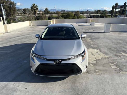 Used 2025 Toyota Corolla LE image 5