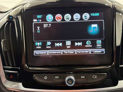 Used 2019 Chevrolet Traverse LT w/ LT Premium Package AWD/4WD image 18