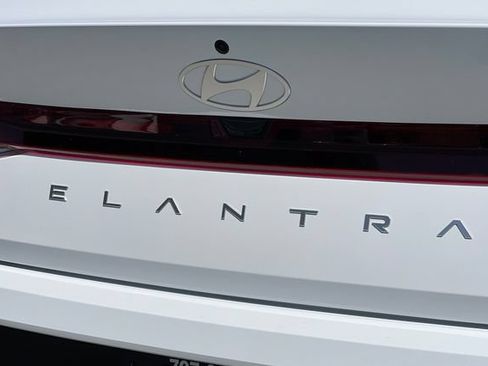 New 2026 Hyundai Elantra SE FWD image 8