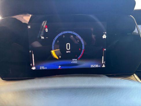 Used 2025 Chevrolet Trax LT FWD image 39