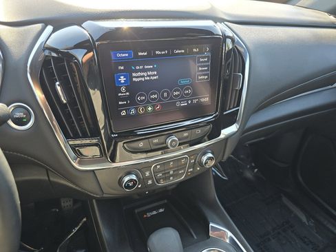 Used 2023 Chevrolet Traverse LT FWD image 38