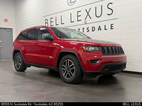 Used 2021 Jeep Grand Cherokee Trailhawk image 2