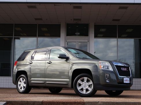 Used 2013 GMC Terrain SLE image 2