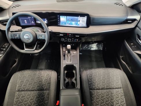 Certified 2025 Nissan Kicks SV image 17