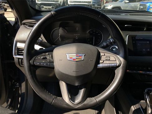 Used 2020 Cadillac XT4 Premium Luxury image 22