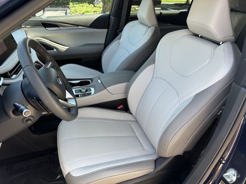 Certified 2026 INFINITI QX60 Luxe w/ Cargo Package FWD image 17