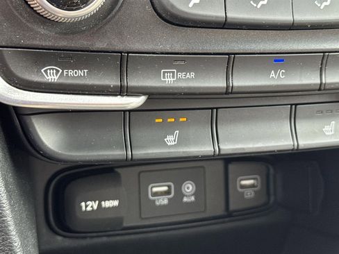 Used 2019 Hyundai Santa Fe SEL image 18