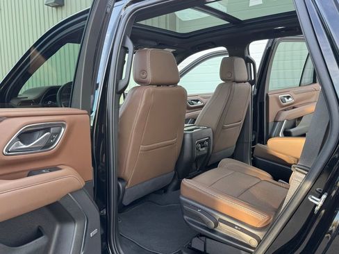 Used 2023 Chevrolet Tahoe High Country w/ Premium Package 2 RWD image 38