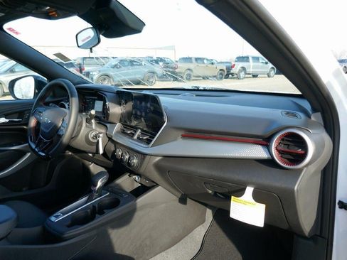 New 2026 Chevrolet Trax RS w/ Sunroof Package FWD image 9