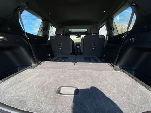 Used 2025 Jeep Grand Cherokee L Laredo image 23