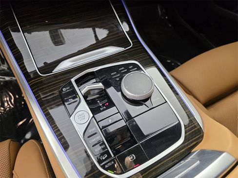 Used 2025 BMW X5 xDrive40i w/ M Sport Package image 24