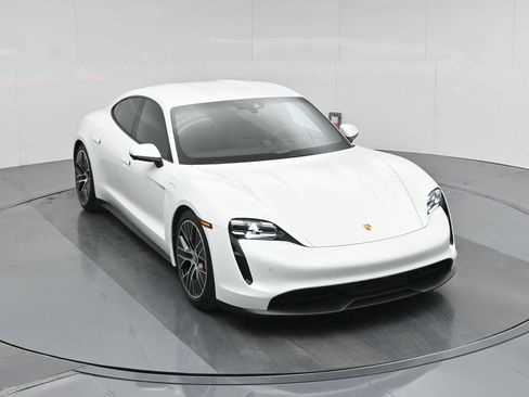 Used 2021 Porsche Taycan 4S image 38