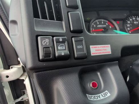 Used 2024 Chevrolet Low Cab Forward image 31