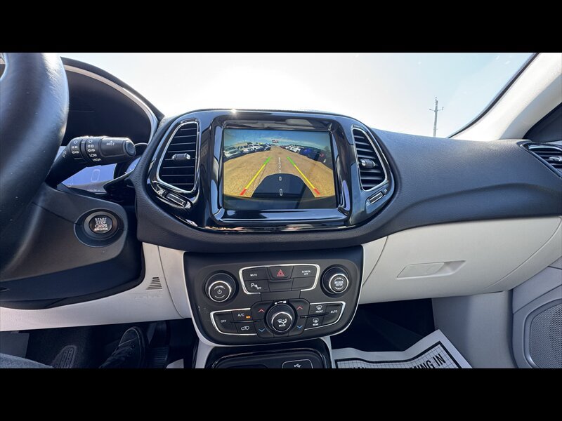 Used 2018 Jeep Compass Limited w/ Navigation Group AWD/4WD image 21