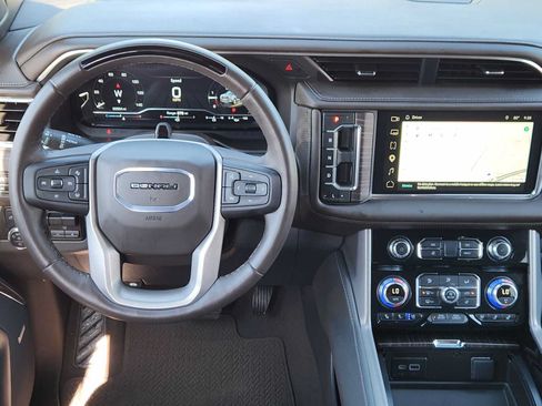 Certified 2024 GMC Yukon XL Denali w/ Denali Reserve Package AWD/4WD image 27