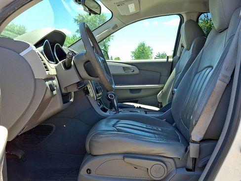 Used 2011 Chevrolet Traverse LS FWD image 11