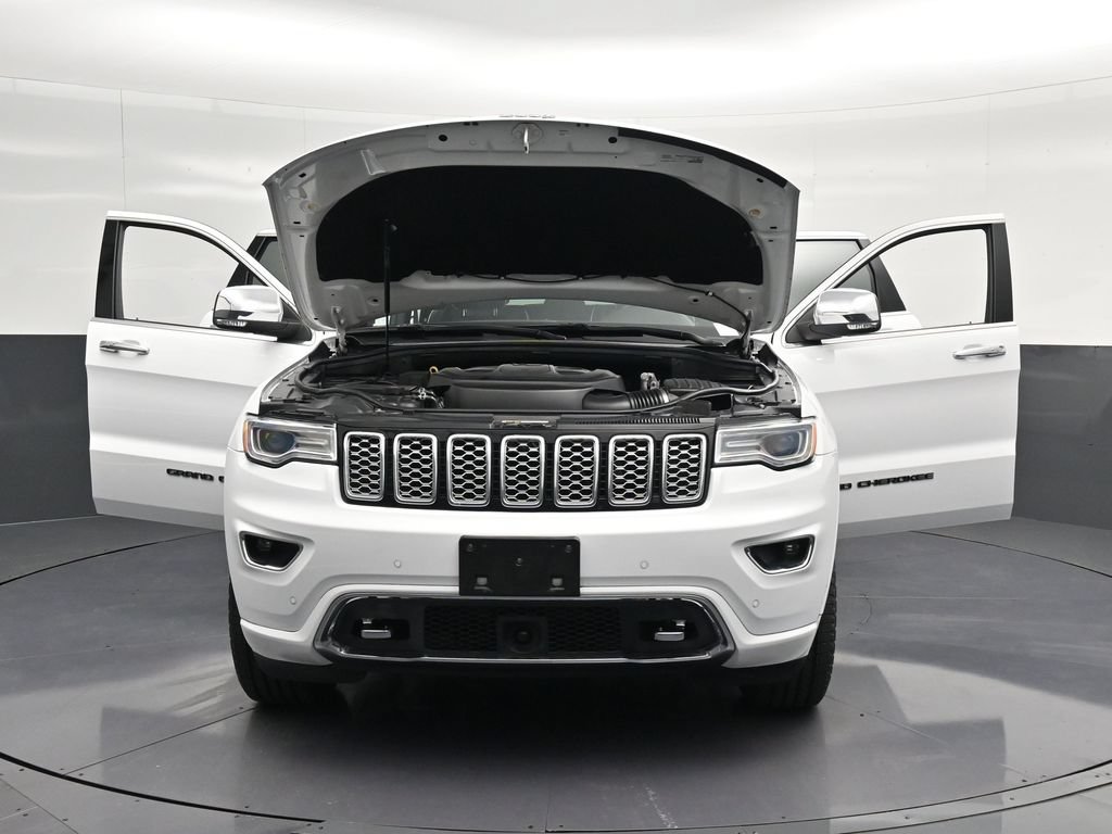 Used 2017 Jeep Grand Cherokee Overland w/ Jeep Active Safety Group RWD image 36