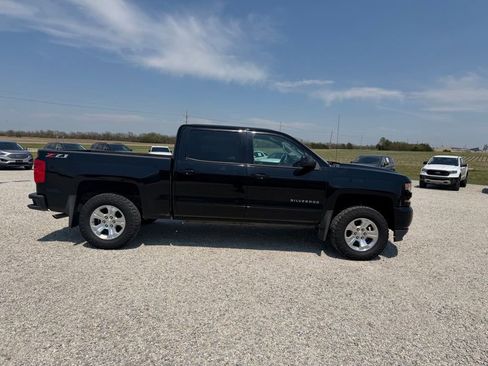 Used 2018 Chevrolet Silverado 1500 LT w/ All Star Edition AWD/4WD image 2