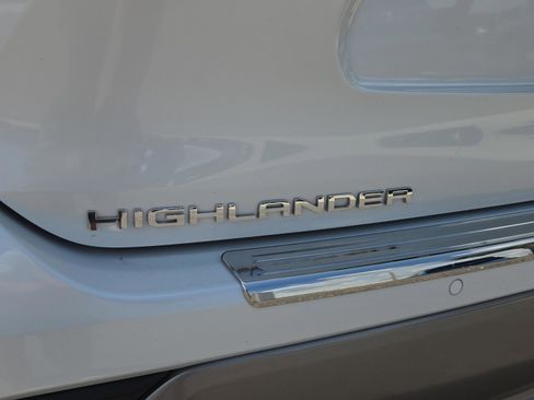 Used 2022 Toyota Highlander Platinum AWD/4WD image 12