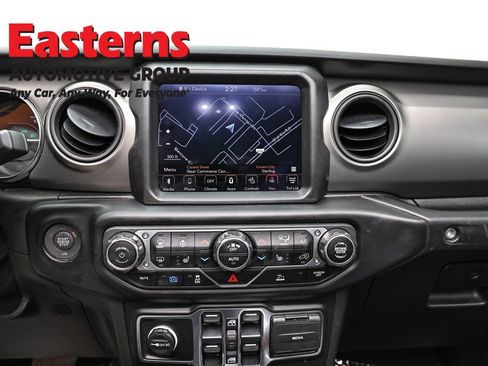 Used 2023 Jeep Wrangler Unlimited w/ Sun & Screen Package image 12