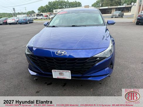 Used 2022 Hyundai Elantra SEL w/ Convenience Package FWD image 8