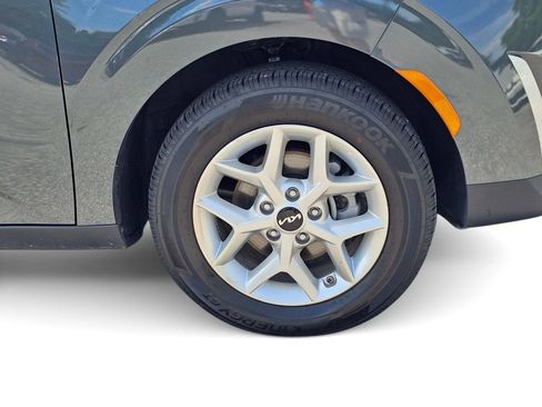 Certified 2025 Kia Soul LX w/ LX Technology Package FWD image 6