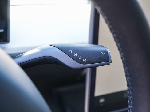 Used 2025 Tesla Model Y Performance AWD/4WD image 21