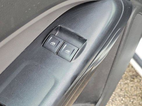 Used 2015 Chevrolet Colorado W/T image 17