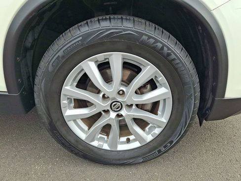 Used 2018 Nissan Rogue SV image 8