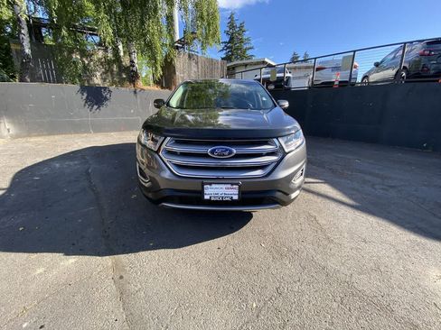 Used 2017 Ford Edge Titanium w/ Technology Package AWD/4WD image 9