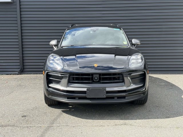 Used 2023 Porsche Macan Turbo AWD/4WD image 7