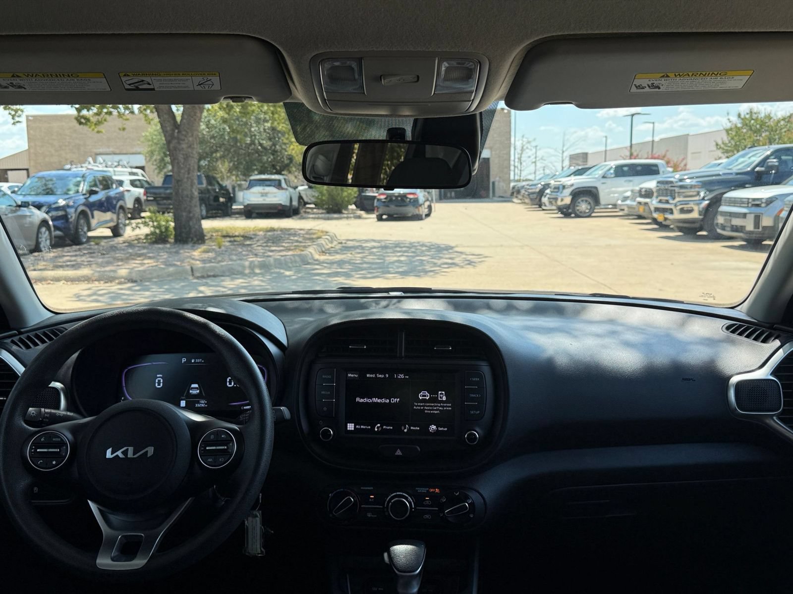 Used 2025 Kia Soul LX w/ LX Technology Package FWD image 32