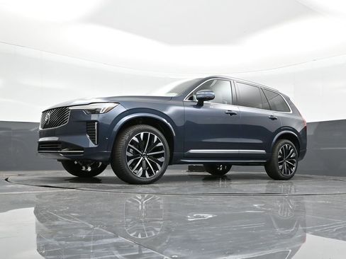 New 2026 Volvo XC90 B6 Plus w/ Protection Package Premier image 29