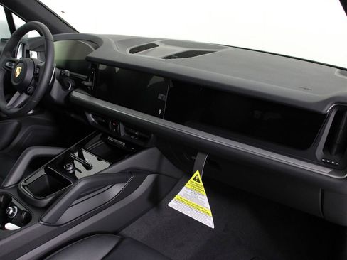 New 2026 Porsche Cayenne AWD/4WD image 15