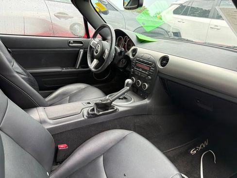 Used 2009 MAZDA MX-5 Miata Grand Touring w/ Premium Pkg RWD image 5