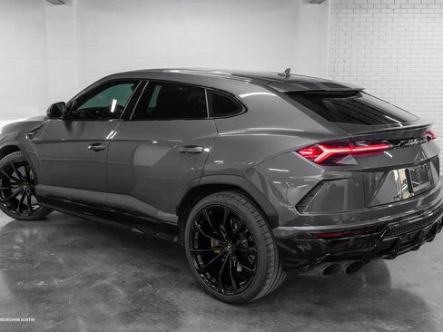 Used 2021 Lamborghini Urus image 9