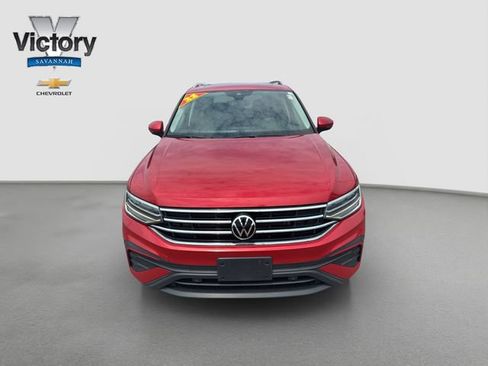 Used 2022 Volkswagen Tiguan SE AWD/4WD image 2