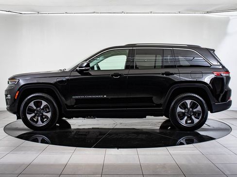 Used 2024 Jeep Grand Cherokee Limited 4xe image 11